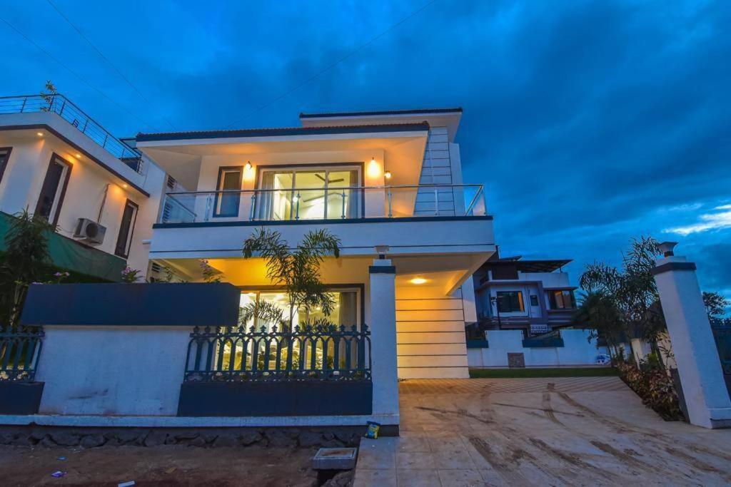 Royal Paradise Villa Лонавла Екстер'єр фото