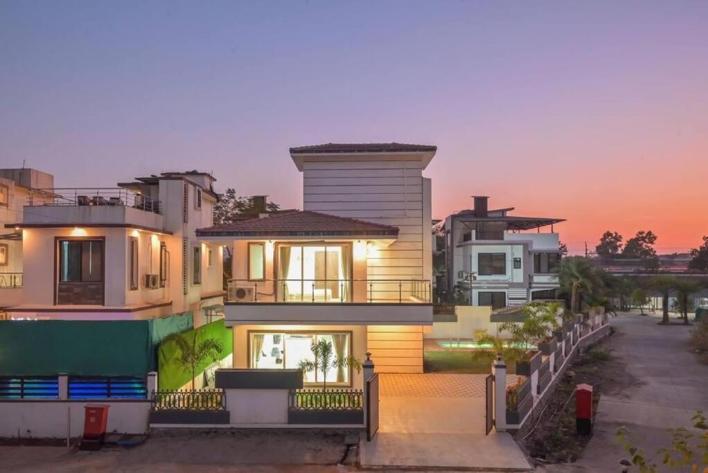Royal Paradise Villa Лонавла Екстер'єр фото